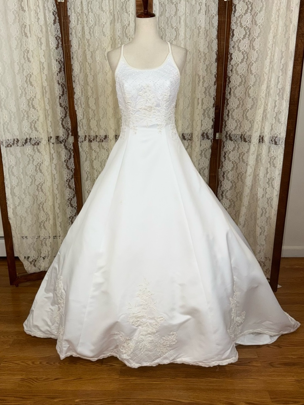 Gorgeous Vintage Y2K Signature White Satin Wedding Gown